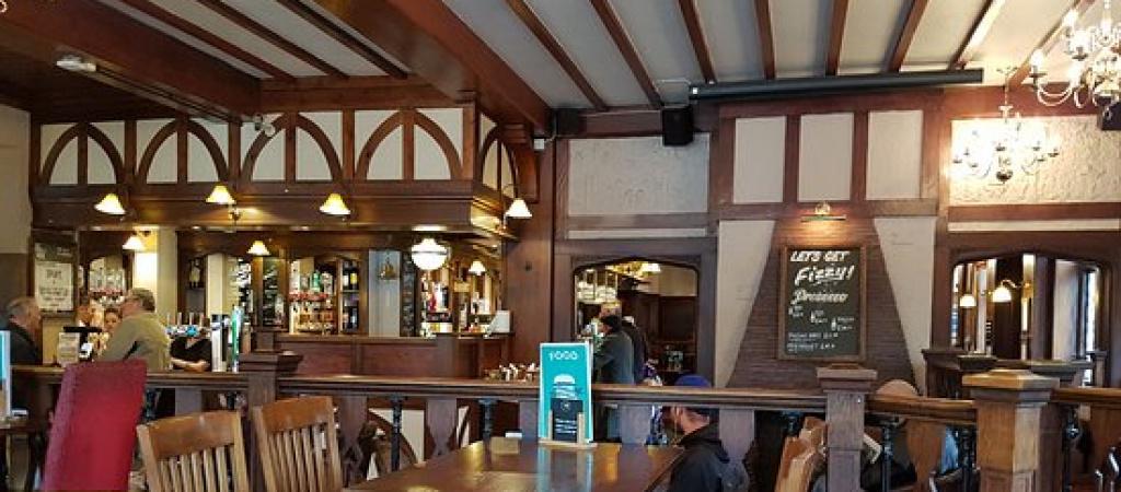 Best Sports Bars in Orpington - Daylight Inn
