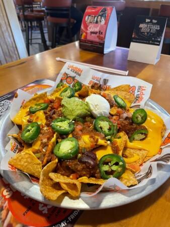 Best Sports Bars in Yuma - Hooters @ Yuma