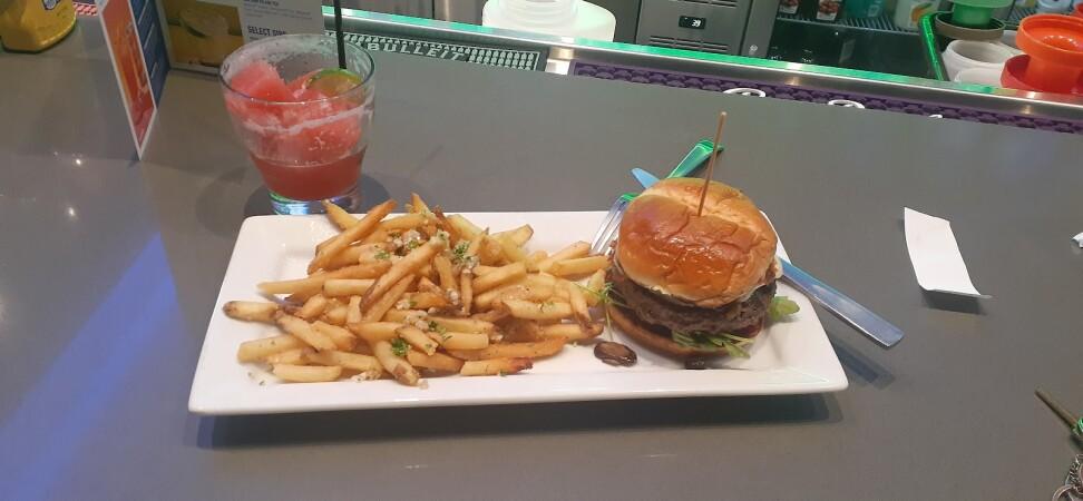 Best Sports Bars in Concord - Dave & Busters @ Concord