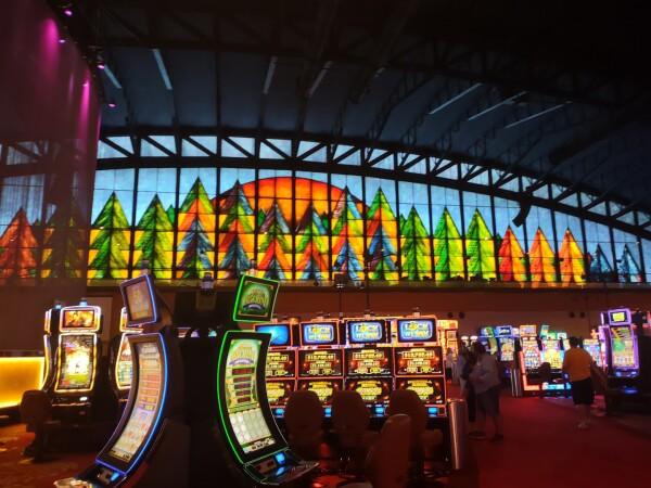 Best Sports Bars in Niagara Falls - Sportsbook @ Seneca Niagara Resort & Casino