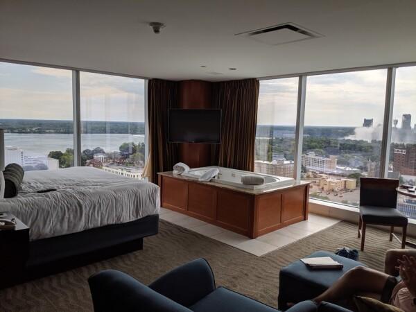 Best Sports Bars in Niagara Falls - Sportsbook @ Seneca Niagara Resort & Casino