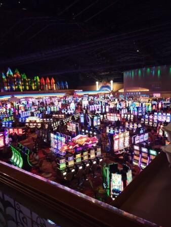 Best Sports Bars in Niagara Falls - Sportsbook @ Seneca Niagara Resort & Casino