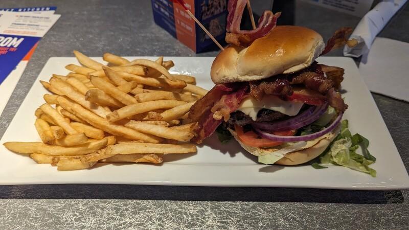 Best Sports Bars in Manchester - Dave & Busters @ Manchester Nh