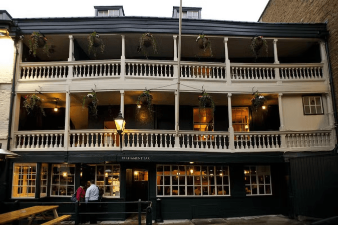 Best Sports Bars in London - The George