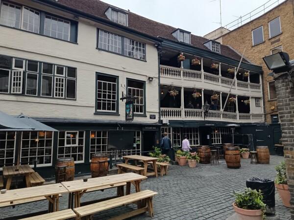 Best Sports Bars in London - The George