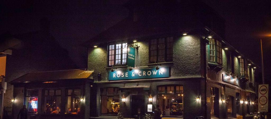 Best Sports Bars in London - Rose & Crown