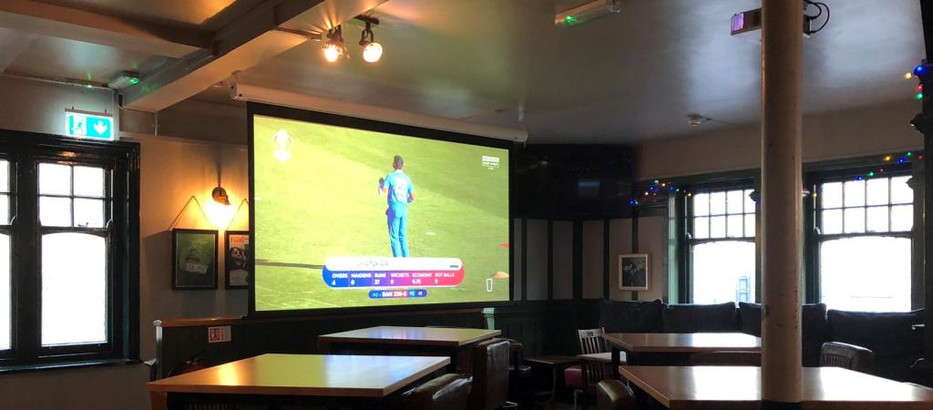 Best Sports Bars in London - Red Lion