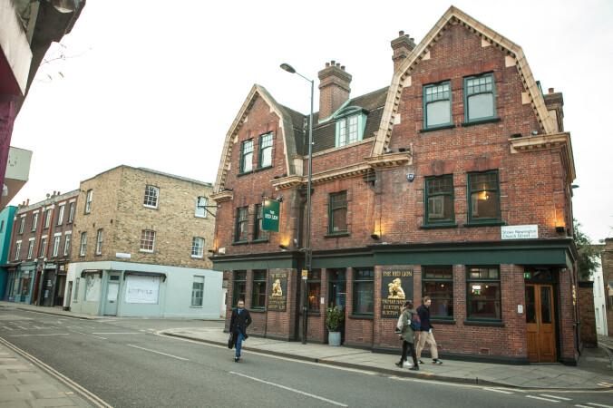 Best Sports Bars in London - Red Lion