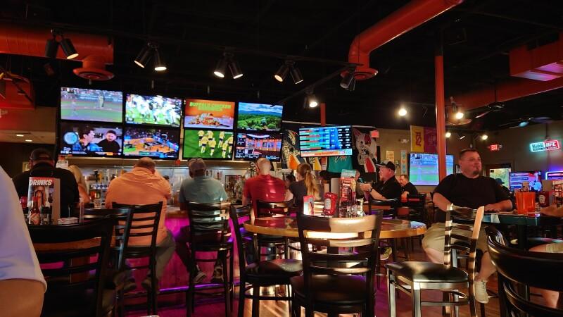 Best Sports Bars in Mesa - Hooters @ Mesa (Alma Fiesta Mall)