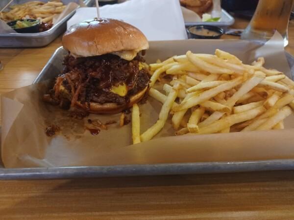 Best Sports Bars in Petaluma - Buffalo Wild Wings @ Petaluma, Ca