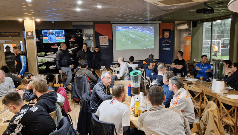 Best Sports Bars in Meylan - Sports Bar - UrbanSoccer Grenoble