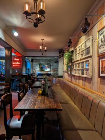 Best Sports Bars in STOCKPORT - Plough on the Moor Stockport