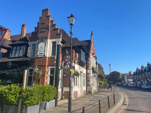 Best Sports Bars in LONDON - Salisbury Arms