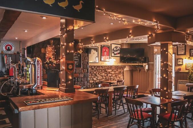 Best Sports Bars in Bristol - The Black Swan