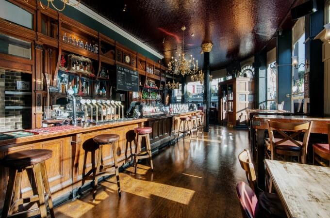 Best Sports Bars in LONDON - Falcon