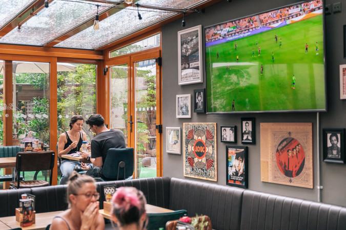 Best Sports Bars in Berlin - Belushi's Mitte