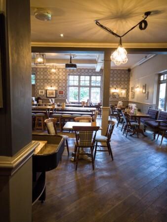 Best Sports Bars in Ruislip - Middlesex Arms (Ruislip)