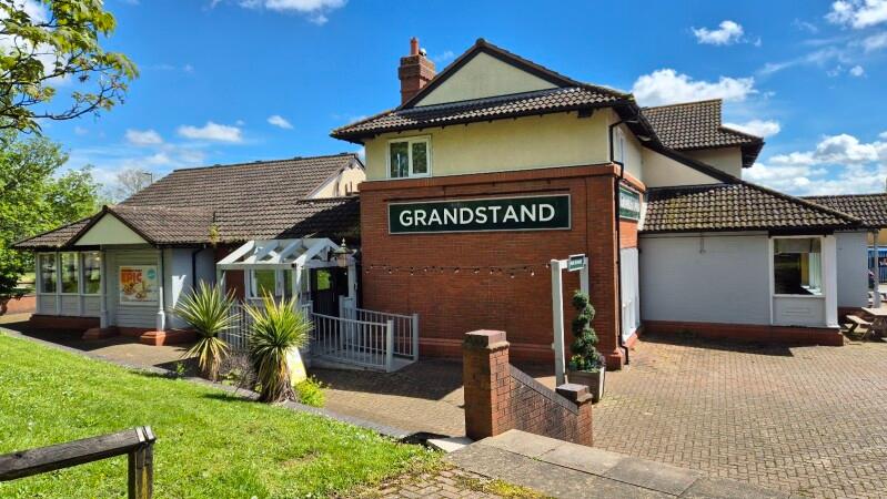 Best Sports Bars in Hereford - Grandstand (Hereford)