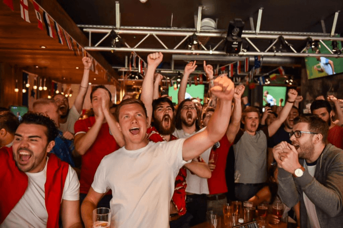 Best Sports Bars in London Bridge - Belushis and The Dugout