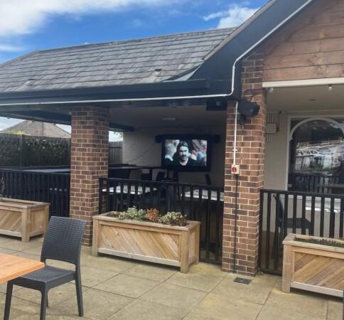Best Sports Bars in Leeds - Devon (Leeds)