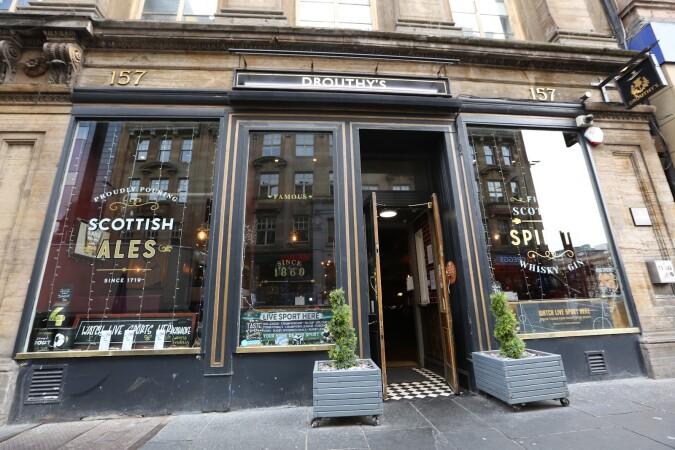 Best Sports Bars in Lanarkshire - Drouthy's (Glasgow)