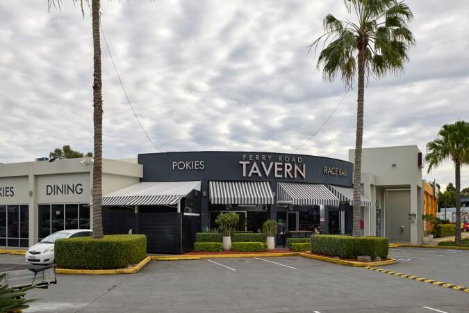 Best Sports Bars in Southport - Ferry Road Tavern