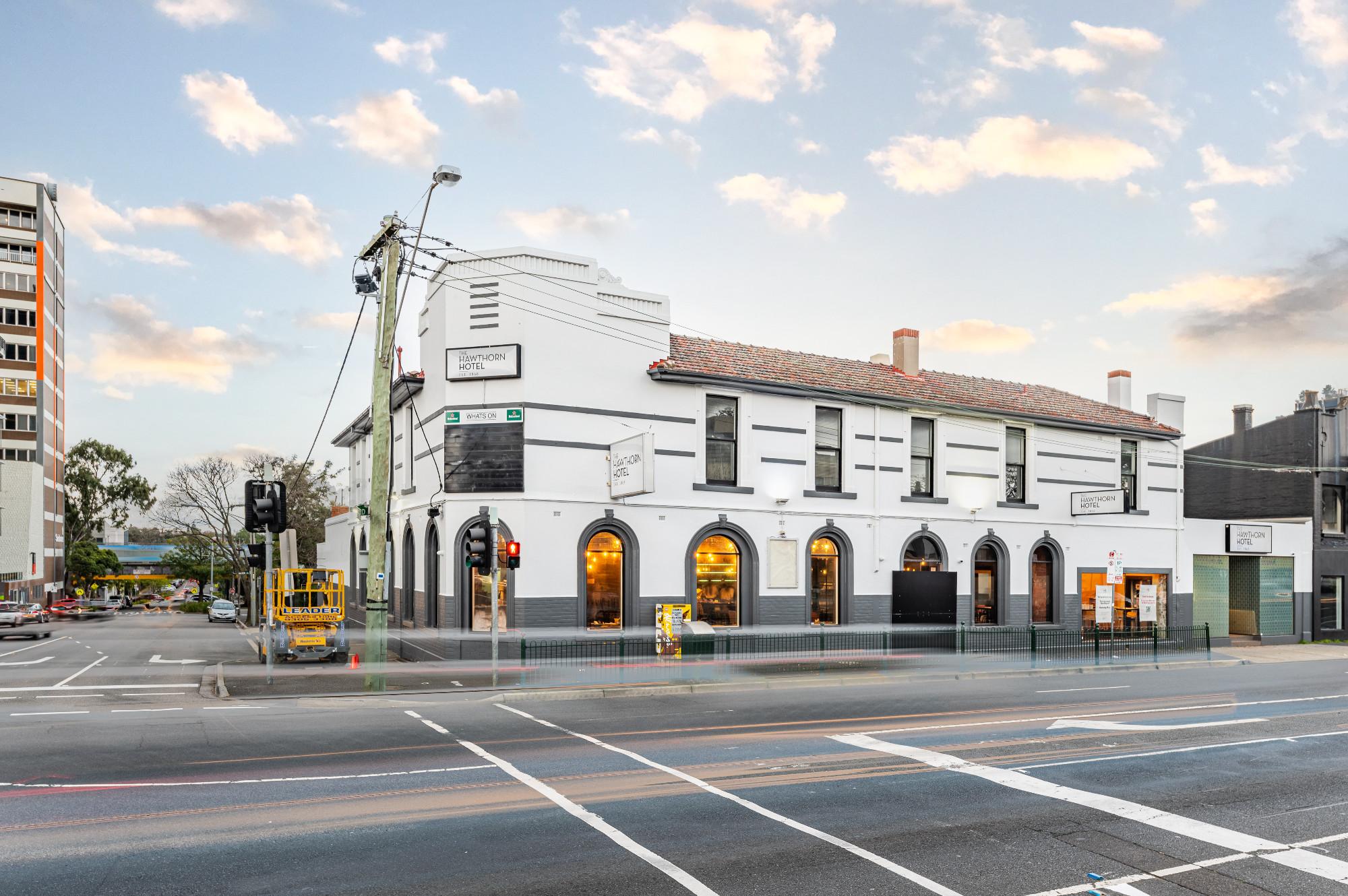 Best Sports Bars in Hawthorn - Hawthorn Hotel