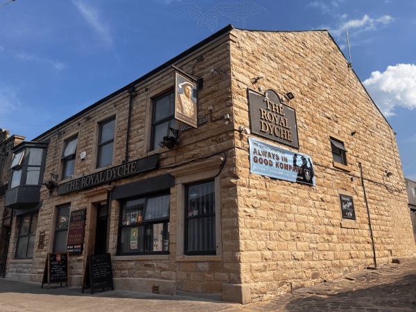 Best Sports Bars in Burnley - The Royal Dyche