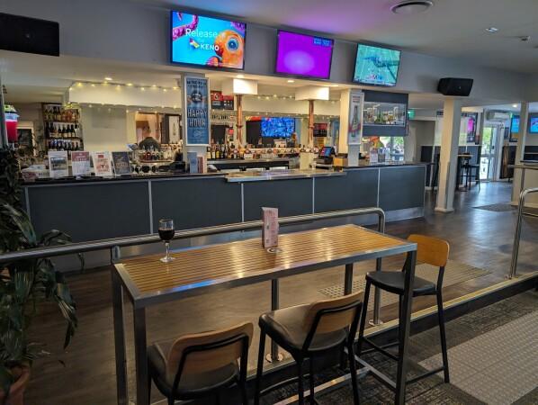 Best Sports Bars in Laurieton - Laurieton Hotel