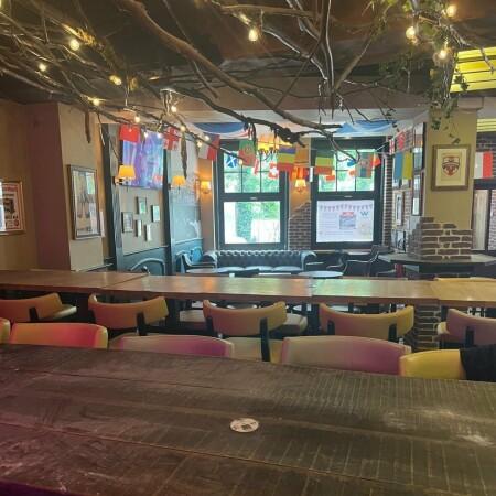 Best Sports Bars in Strasbourg - Queen Elizabeth