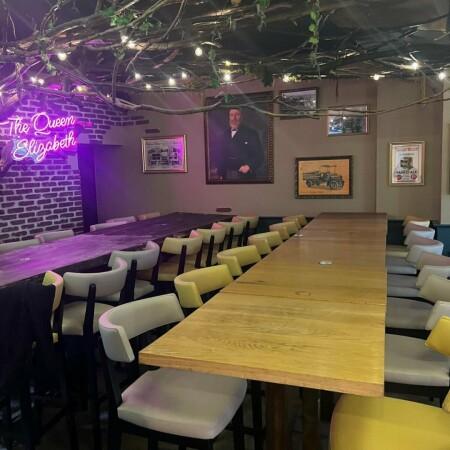 Best Sports Bars in Strasbourg - Queen Elizabeth
