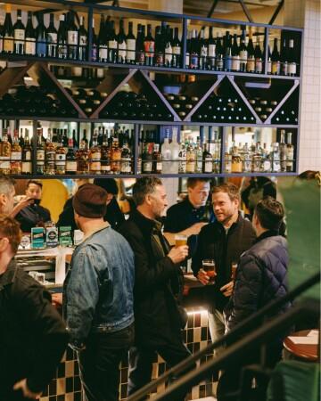 Best Sports Bars in Melbourne - Springrock Public Bar