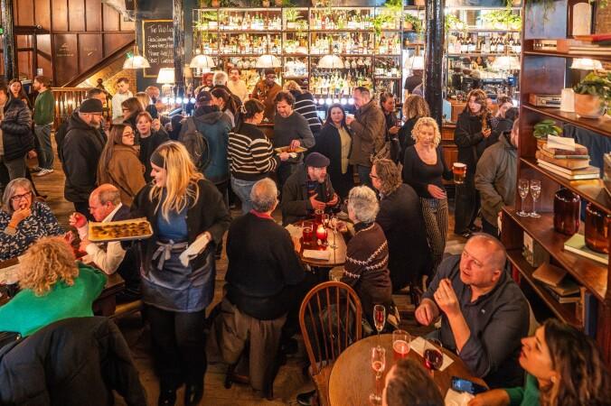 Best Sports Bars in London - Red Lion Leytonstone