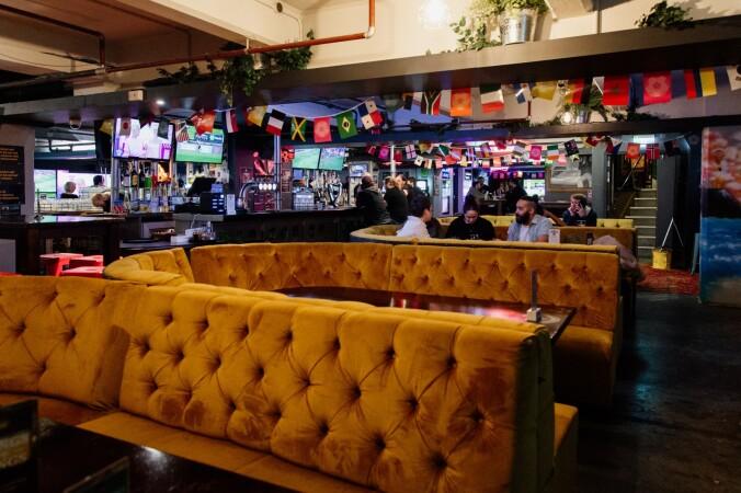 Best Sports Bars in Wellington - Four Kings