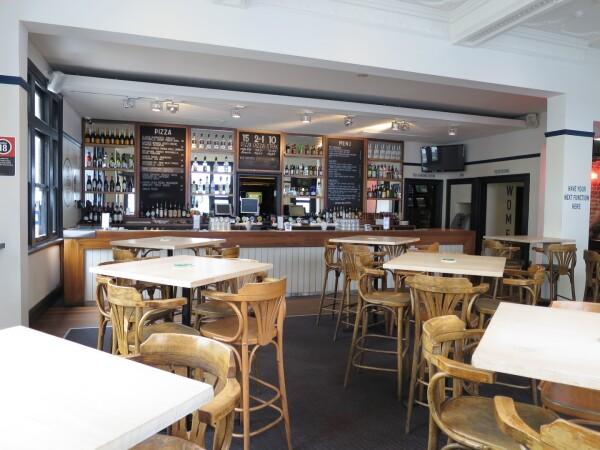 Best Sports Bars in Paddington - London Tavern Hotel