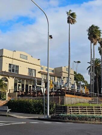 Best Sports Bars in Shellharbour - Ocean Beach Hotel