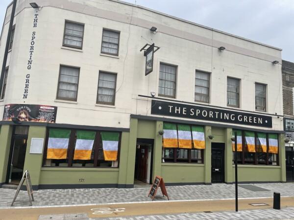 Best Sports Bars in Enfield - Sporting Green