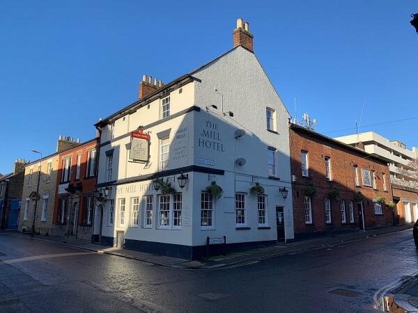 Best Sports Bars in Milton Keynes - Mill Hotel