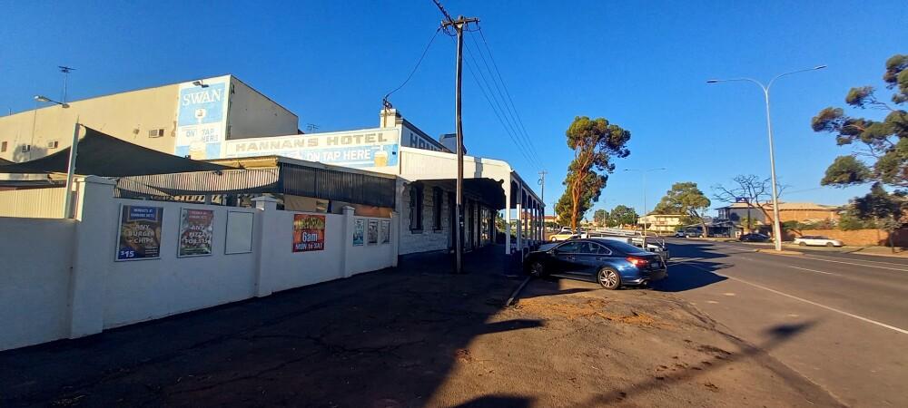 Best Sports Bars in Kalgoorlie - Hannans Hotel
