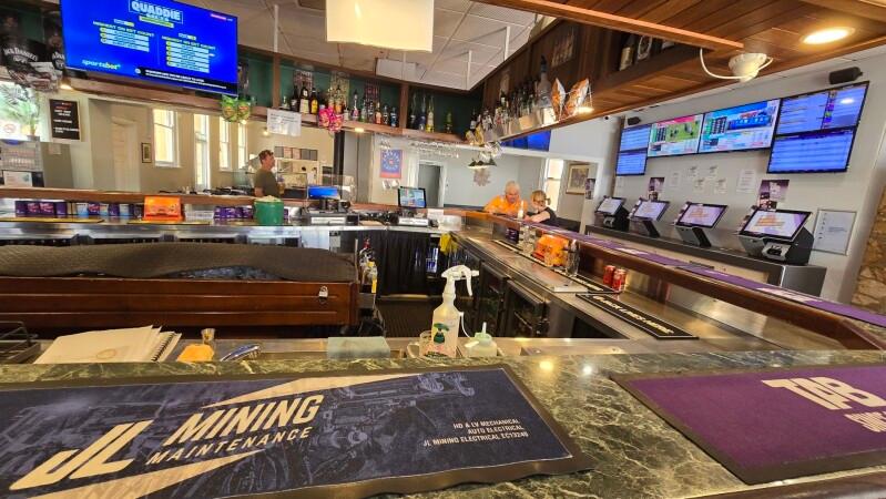 Best Sports Bars in Kalgoorlie - Hannans Hotel