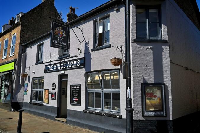 Best Sports Bars in Ely - Kings Arms