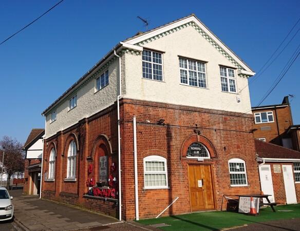Best Sports Bars in Colchester - War Memorial Club