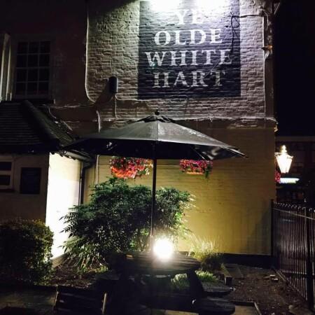 Best Sports Bars in Guildford - Ye Olde White Hart