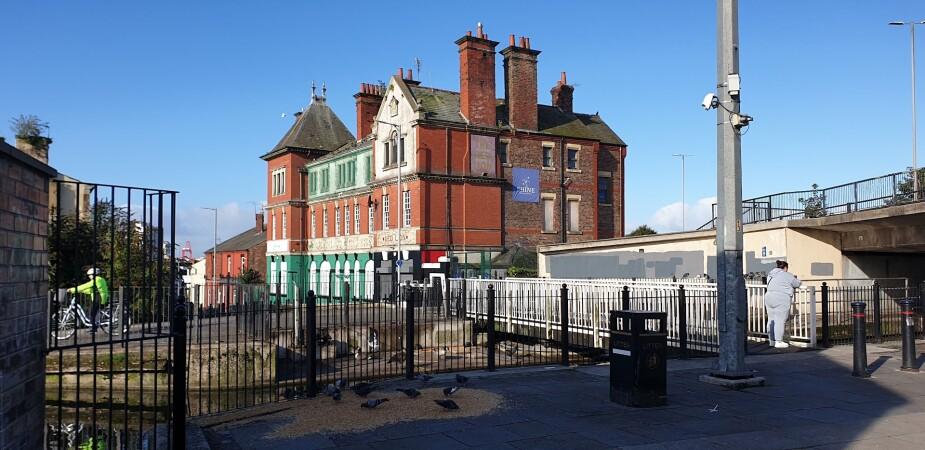 Best Sports Bars in Liverpool - Red Lion Hotel