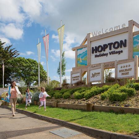 Best Sports Bars in Norfolk - Hopton Holiday Village