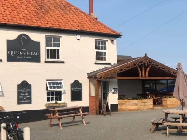 Best Sports Bars in Norfolk - Queens Head