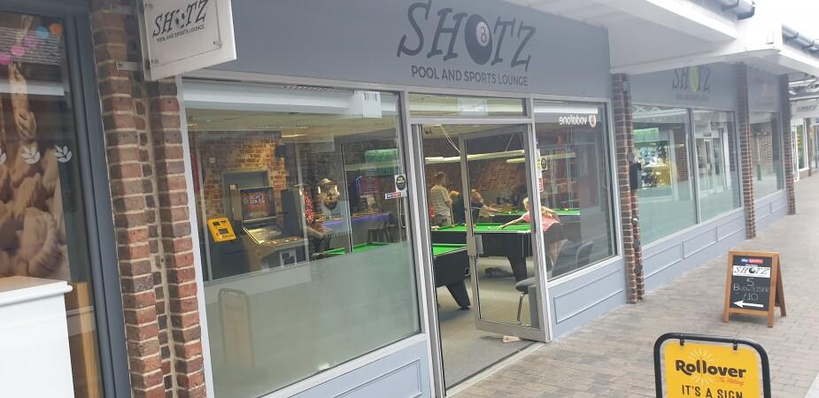 Best Sports Bars in Oxford - Shotz Pool and Sports Lounge