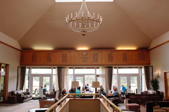Best Sports Bars in Berkshire - Bearwood Lakes Golf Club