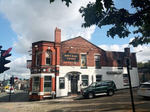 Best Sports Bars in Stockport - Town Hall Tavern