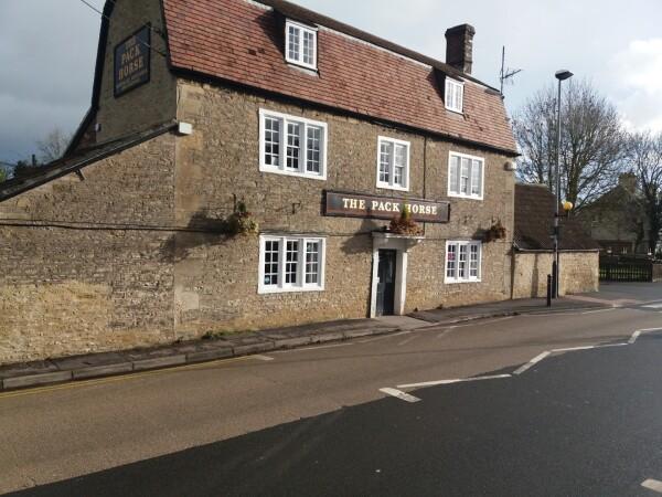 Best Sports Bars in Swindon - Pack Horse